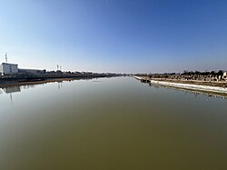 Qarshi koʻprigidan daryoning koʻrinishi