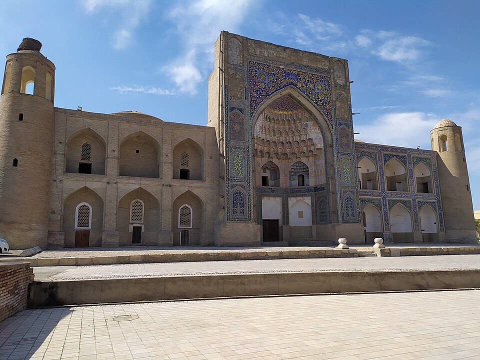 Abdulazizxon madrasasi